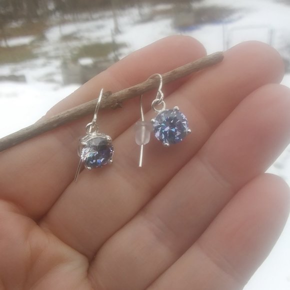 925 hook style  earrings with sparkly stone prong set open back - Picture 11 of 16